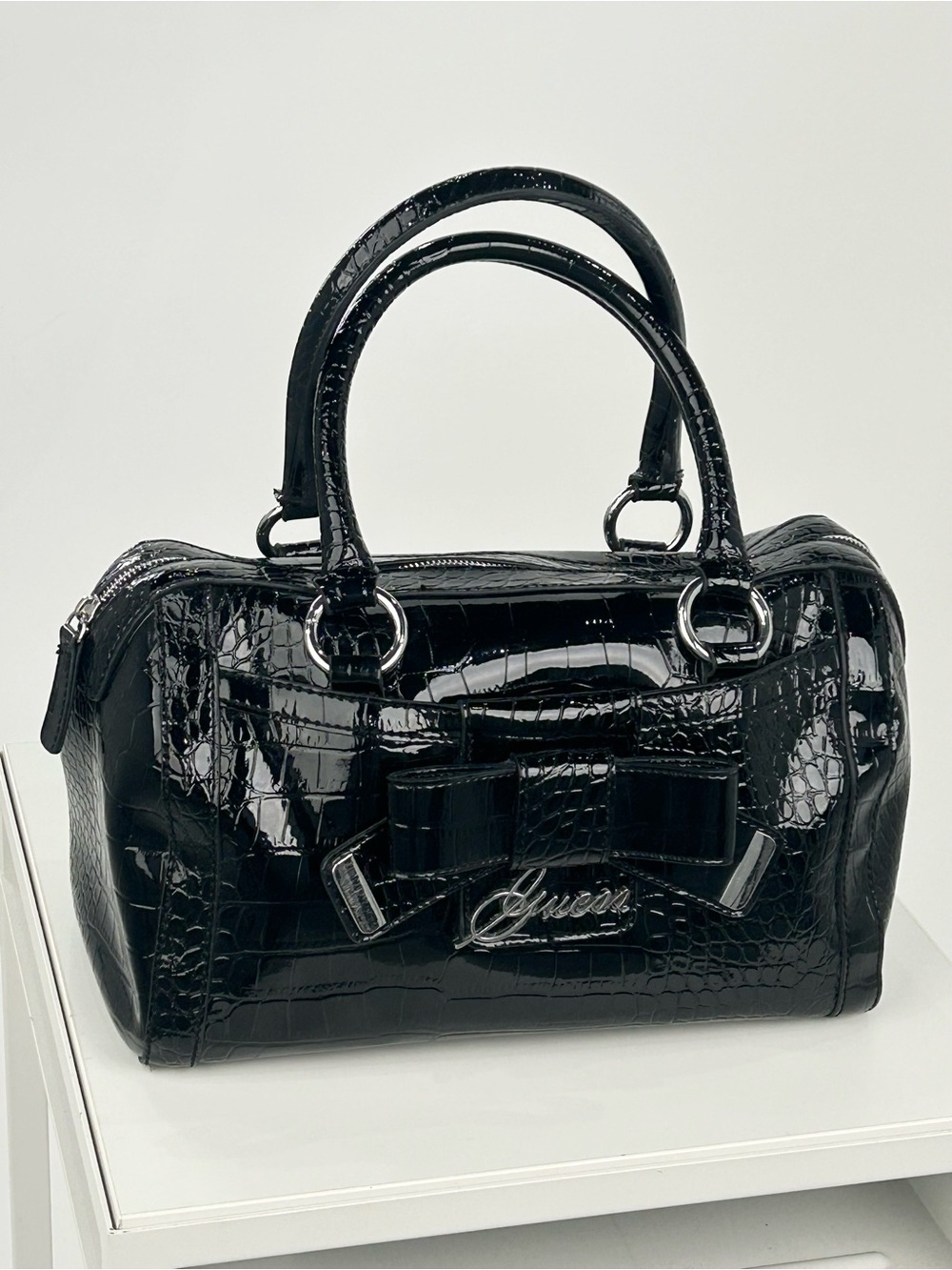 GUESS Alexis Black Patent Croc Bow Satchel Handbag Y2K McBling Silver